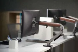 Кронштейн Ultramounts для мониторов UM734WD серый/коричневый 17"-27" макс.7кг крепление к столешнице поворот и наклон